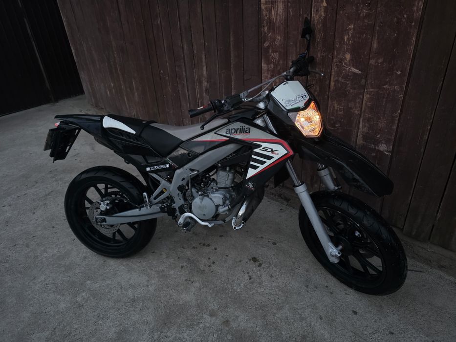Vând aprilia sx 50