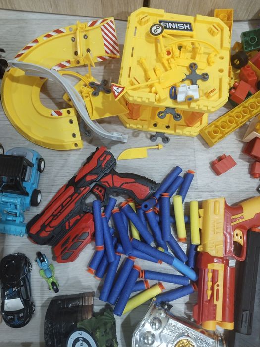 Много игрушек для мальчика. Всё вместе.