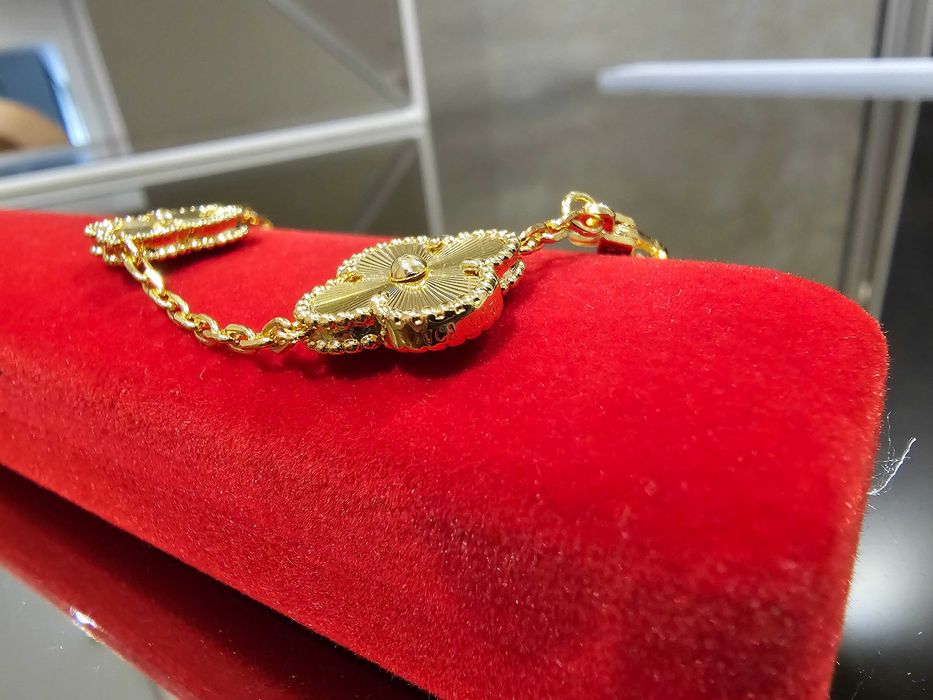 Van Cleef & Arpels VCA Gold Vintage Alhambra 10 Motifs Дамско Колие