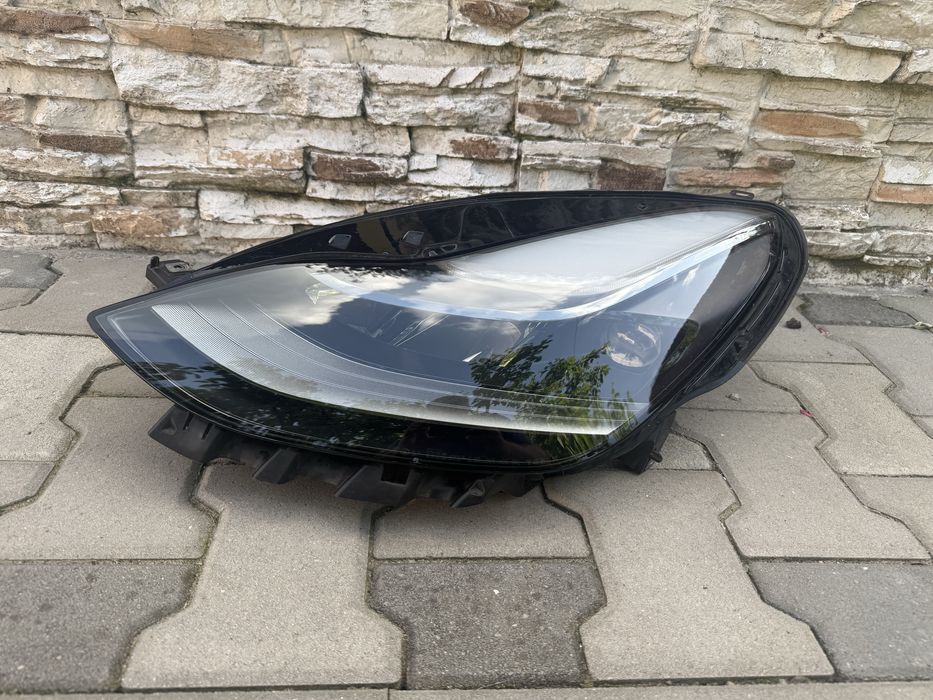 Far Stang Tesla 3