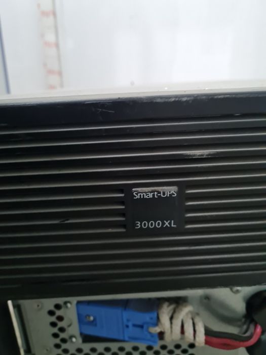 Продаётся APC Smart UPS 3000 XL