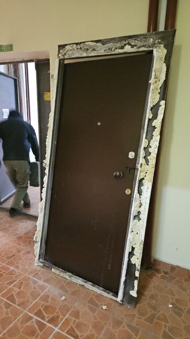 Железная дверь входная