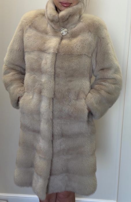 Продам норковую шубу