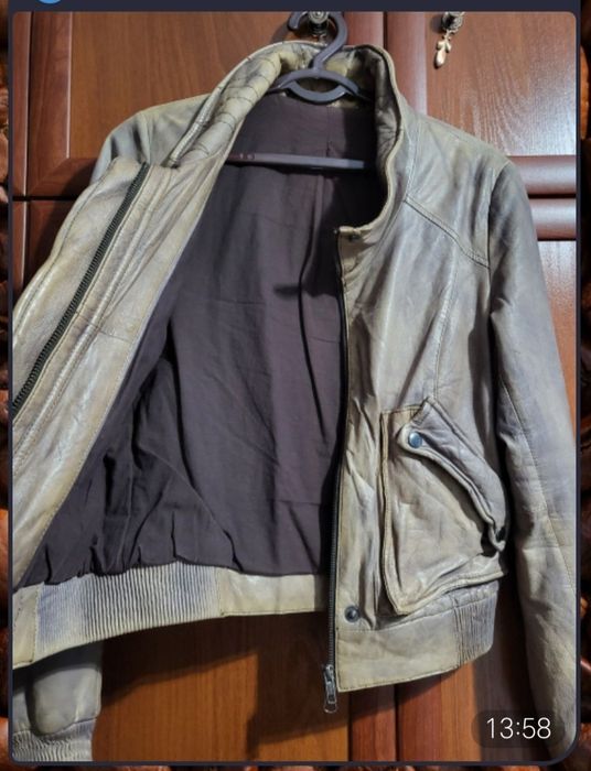 Продаю женскую мини куртку