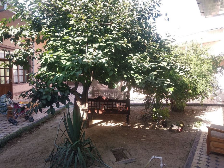 Mirobod tumani da hovli sotiladi