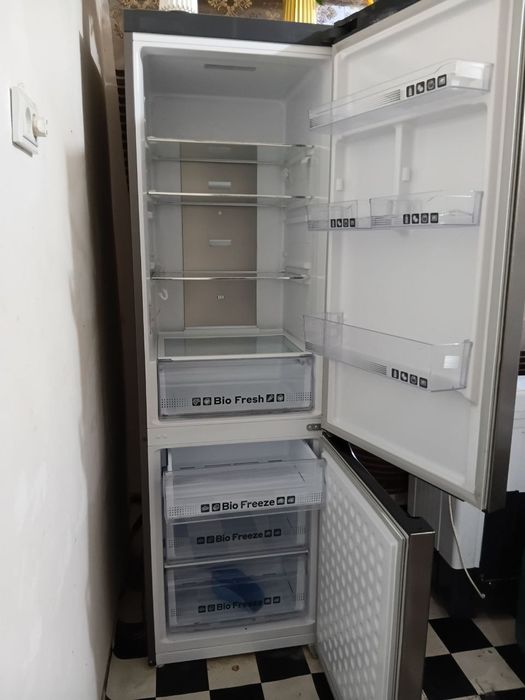 Холодильник сотилади хали йанги 3 ой болган