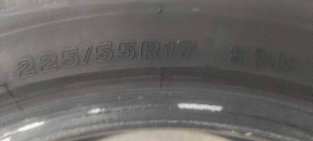 Гуми 4бр. 225/55/17 BRIDGESTONE Turanza T001- летни 150 лв