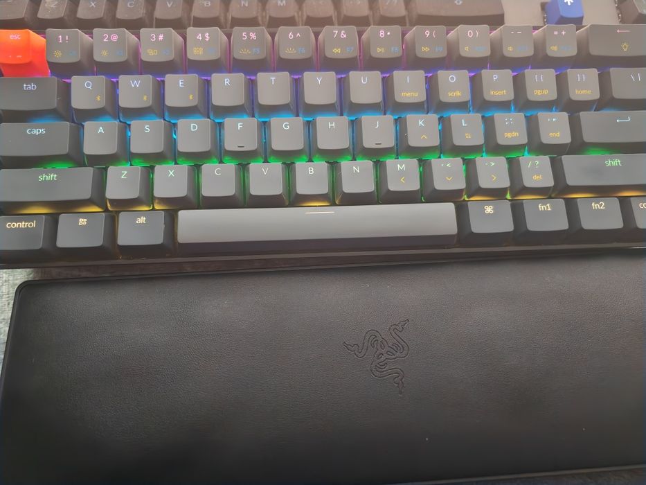 Tastatură Mecanică Keychron  Gaming K10 - Brown Switch– Iluminată LED, Stare Impecabilă