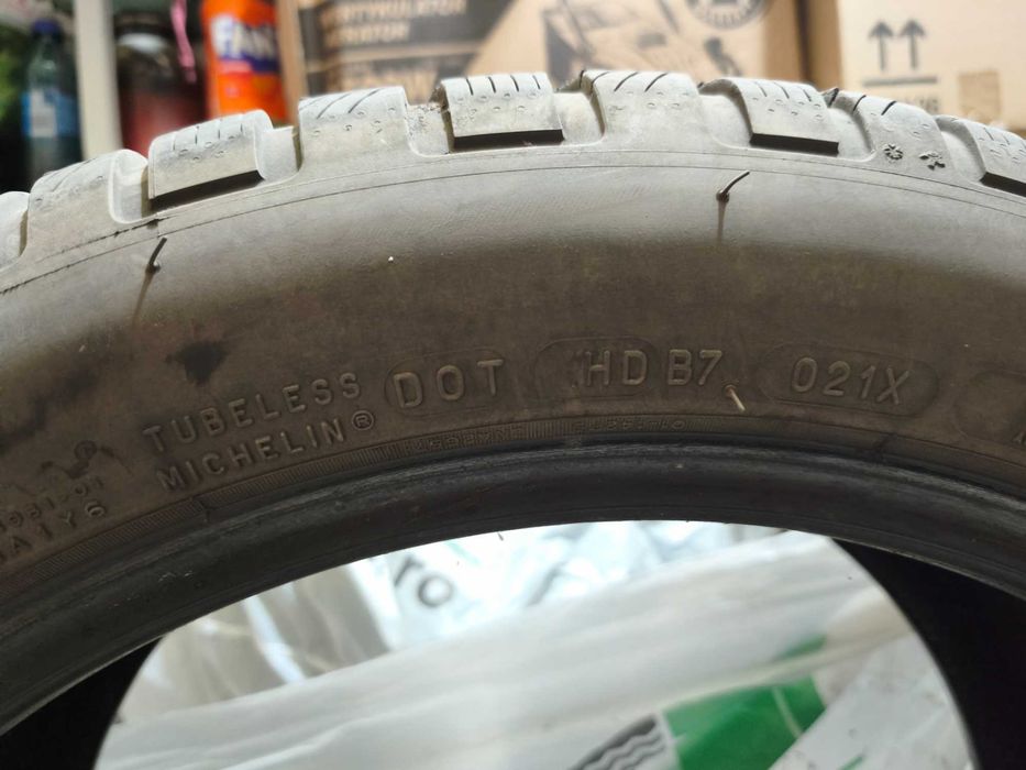Anvelope de iarna 245/45 R18 (4 buc)in stare foarte buna!