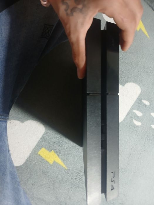 Ps 4 in stare excelenta de funcționare