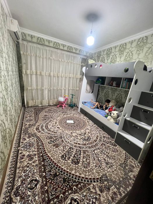 Uy kvartira faqat qizlarga
