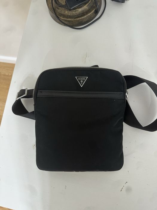 Продам оригинал сумку guess