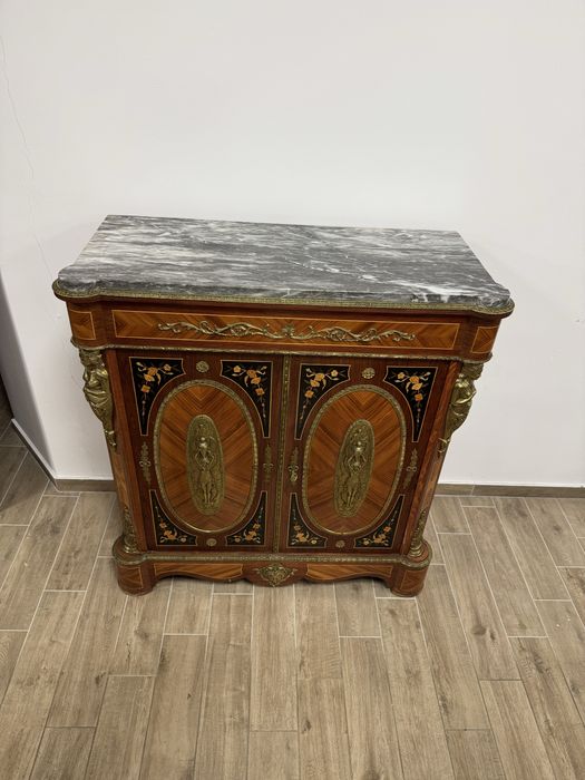 Comoda din lemn masiv cu intarsii, elemente bronz si blat marmura