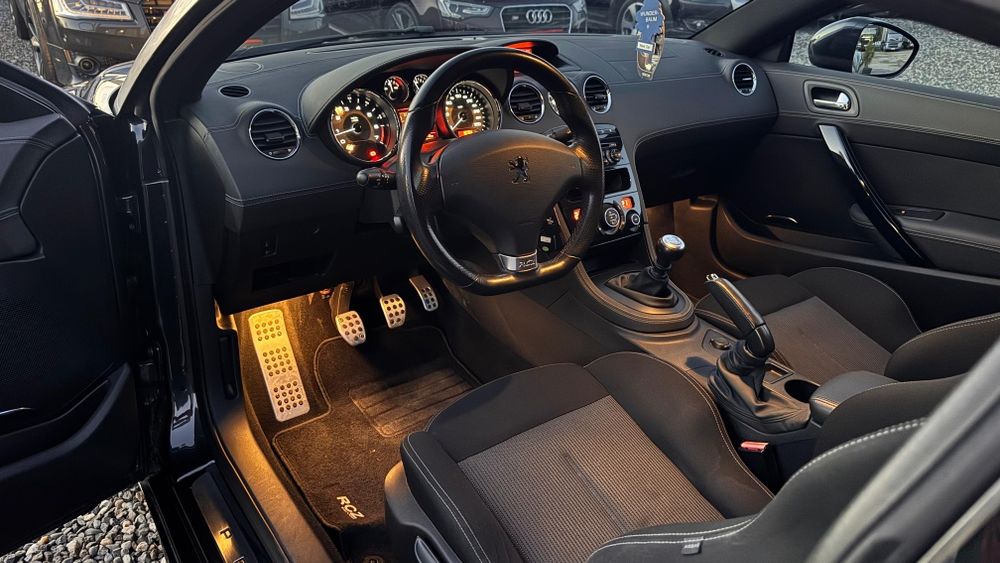 Peugeot RCZ 1.6 Benzina 200 CP Sport & Eleganta 2011