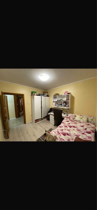 Apartament 4 camere+curte individuala