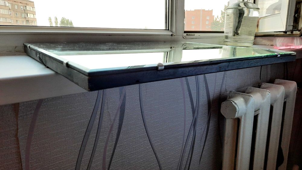 Настенное зеркало