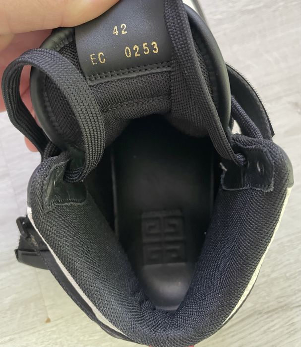 Adidasi Givenchy G4 model High-Top noi in cutie!!