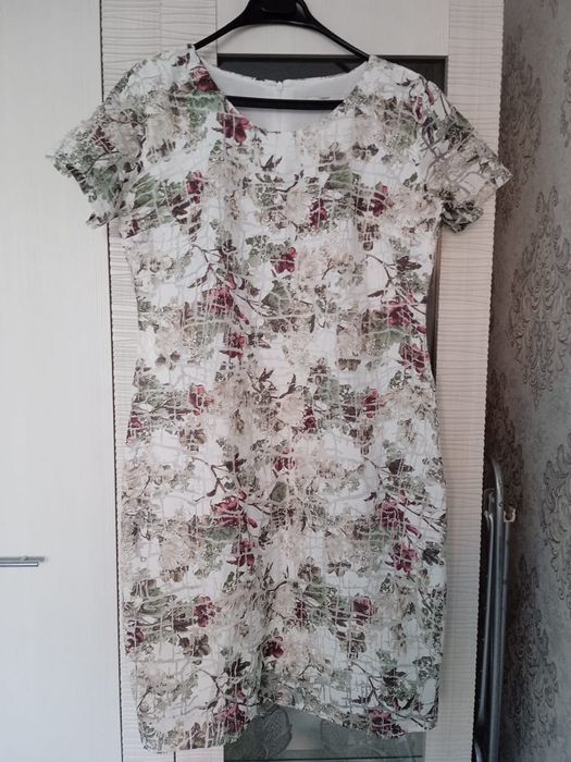 Продам платья почти новые