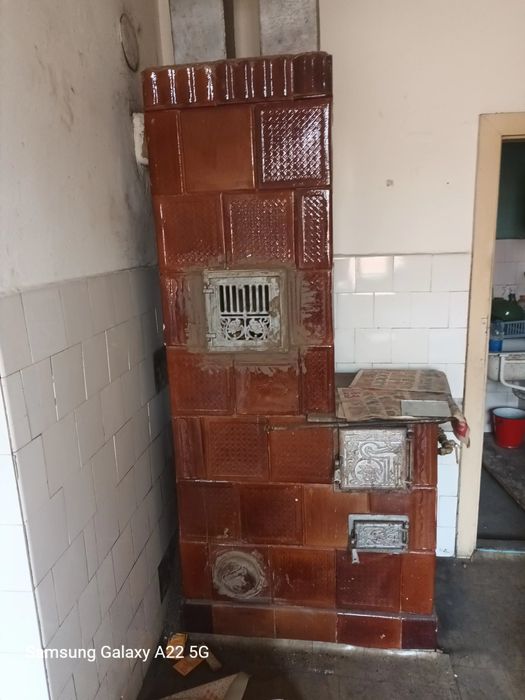 Vand  urgent intre 1- 3  sobe de teracotă!