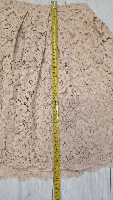 Fustă Midi H&M din Dantelă Florală Bej Pudrat, Mărime 40(potrivita si pt M)