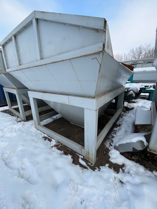 Бункер накопитель для сыпучих материалов