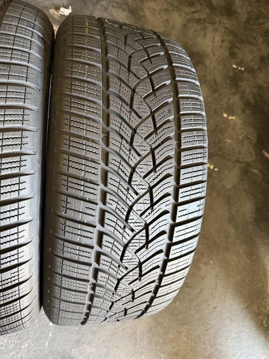 2 anvelope iarna 225/50/18 , GoodYear , 7 mm , DOT 2021 !