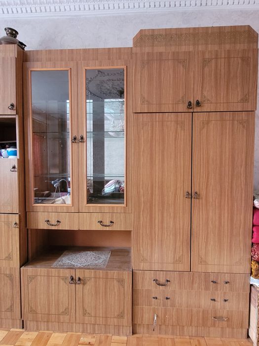 Сервант в идеальном состоянии