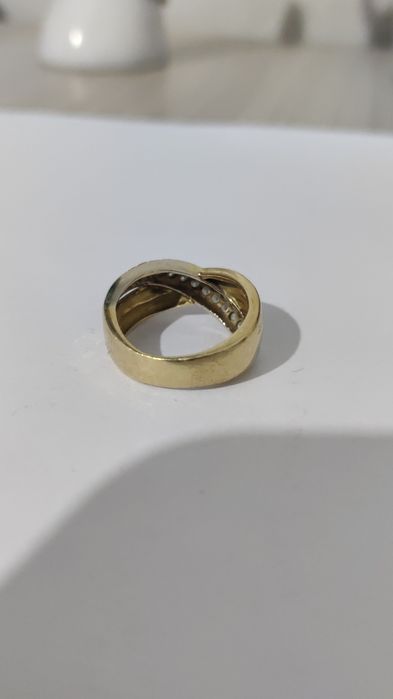 Продаем кольцо золотое 750 пробы