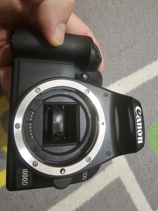 Aparat foto Canon eos 100D