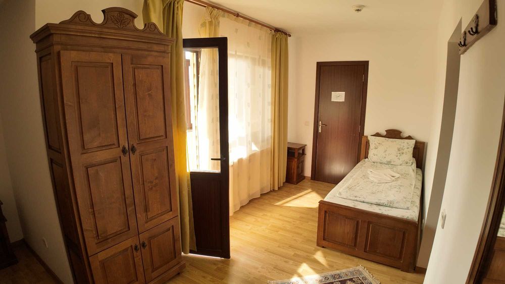 Revelion - Pensiunea Voiajorul - Targu-Neamt