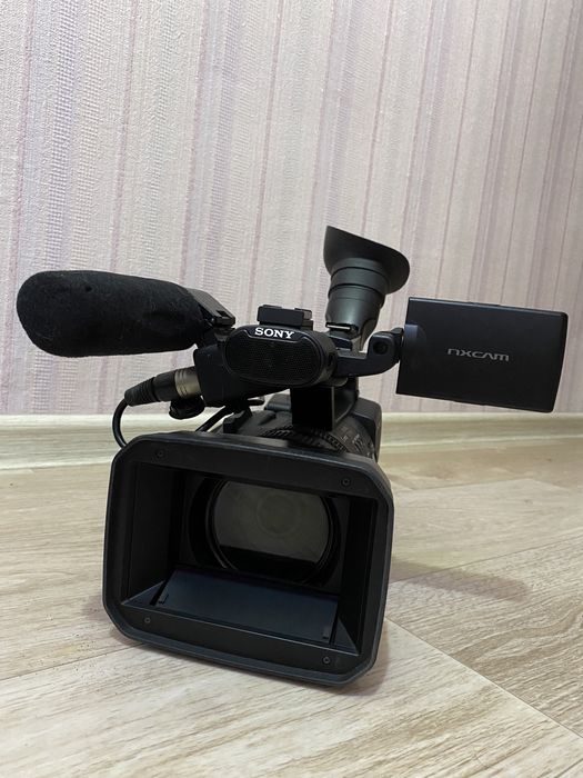 Видеокамера Sony HXR-NX5E