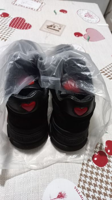 Дамски черни маратонки