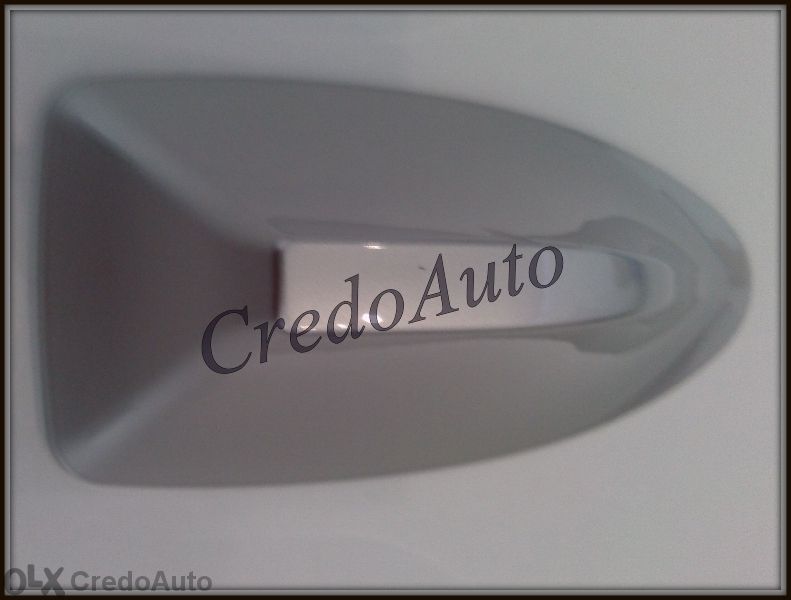 Промо!Автомобилна антена за таван тип Акула.