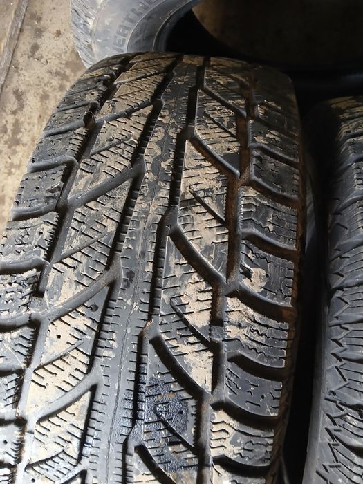 Гуми 265-65-17 два броя
