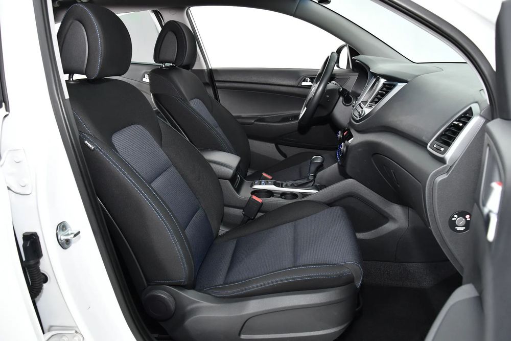 Hyundai Tucson Camera Marsalier, Key Less Entry-Go,Line-Side Assist,Navigatie Mare