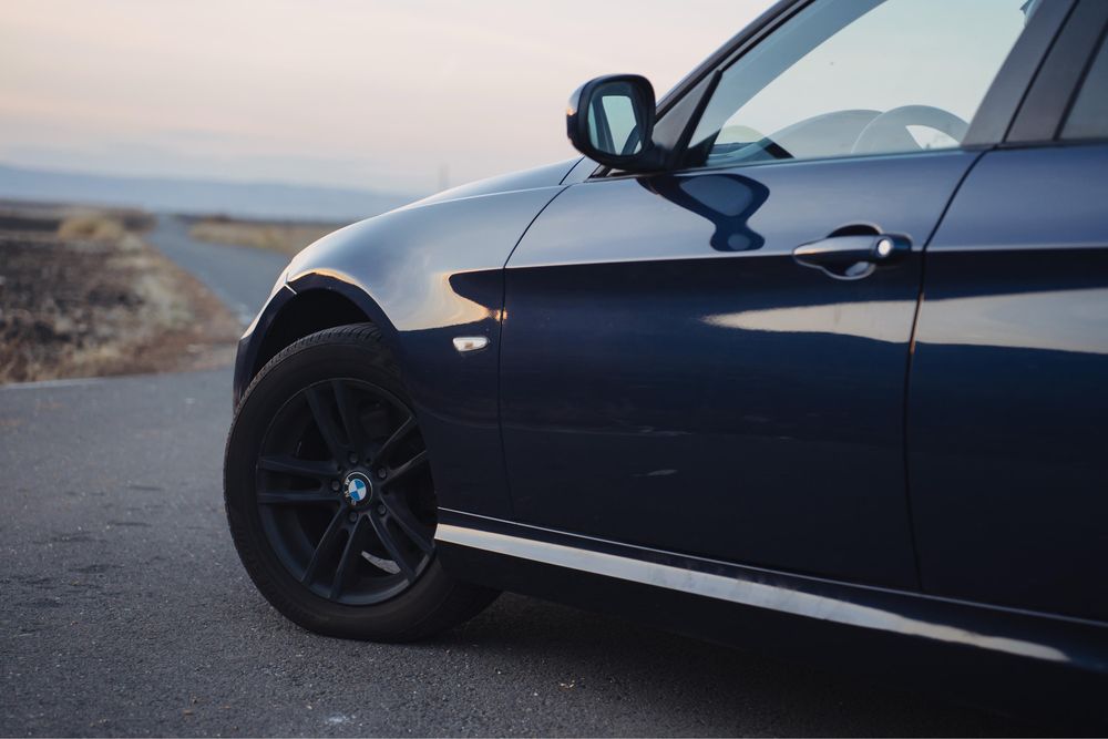 BMW 3 Series 2011 — imagine 3