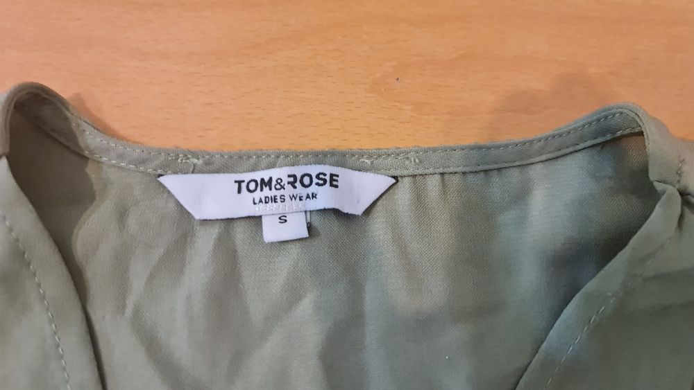 Camasa vaporoasa, verde menta