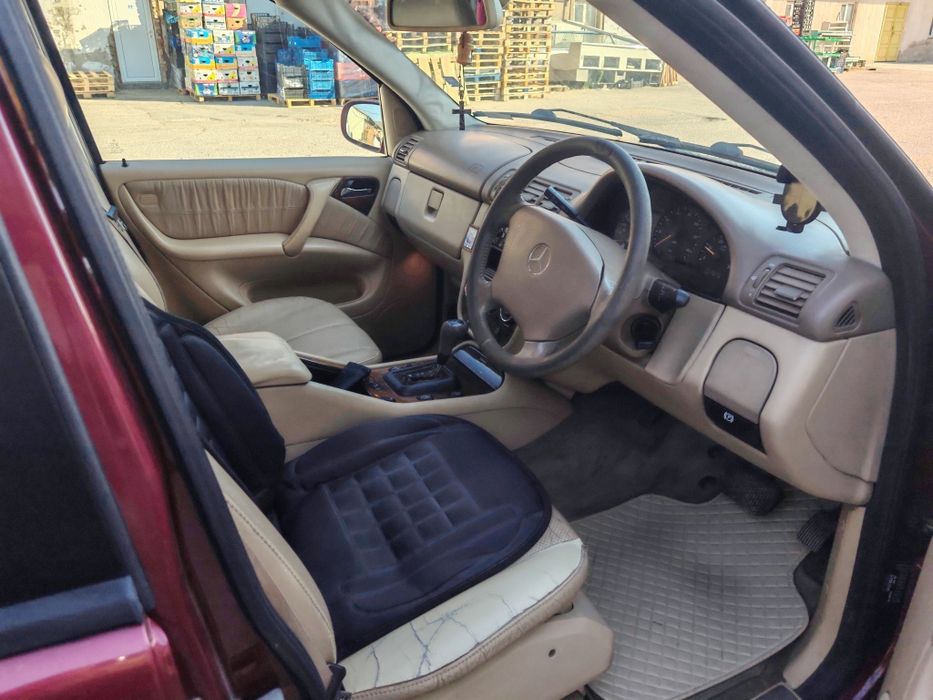 Mercedes ML 2.7 с десен волан Facelift