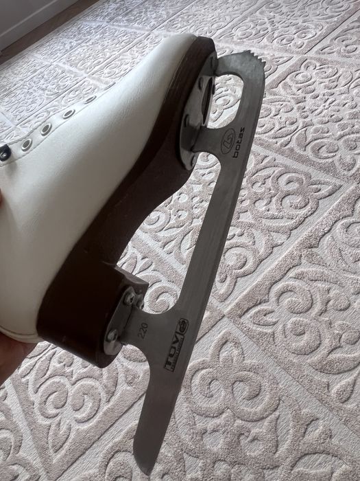 Продам коньки Botas Regina