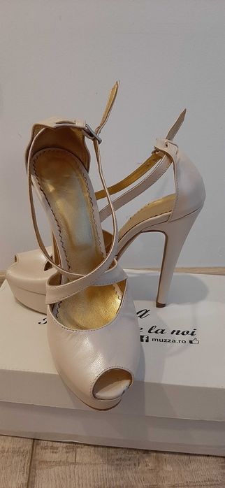 Sandale din piele