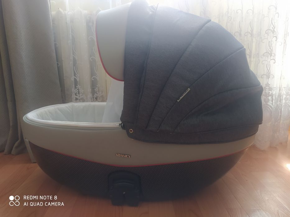 Продам коляску adamex