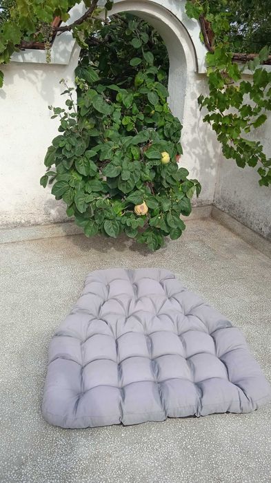 Възглавница за градинска пейка