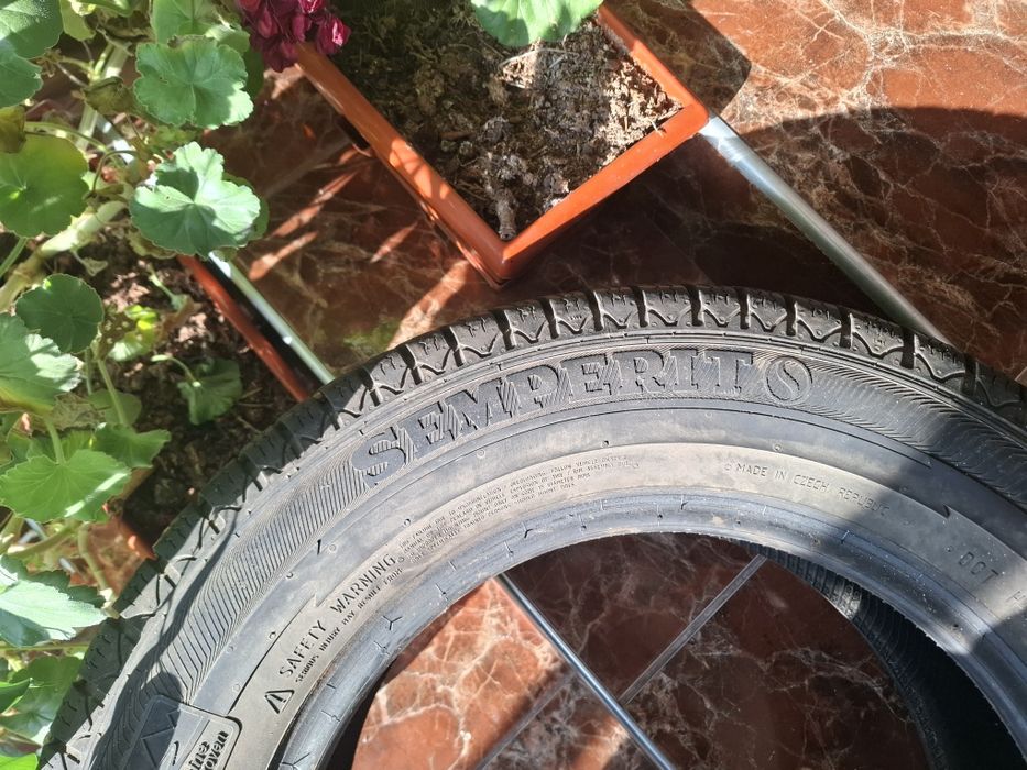Vând o anvelopa 195 70 15C Semperit
