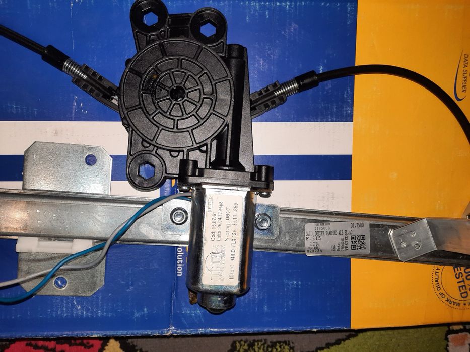 Macara geam electrica fata dreapta Sandero/Duster