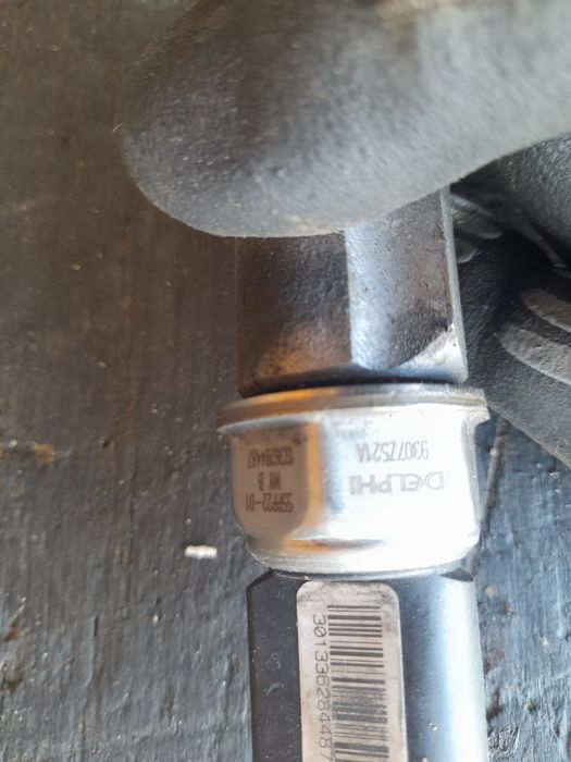 Vând rampa injectoare cu senzori mercedes sprinter euro 5