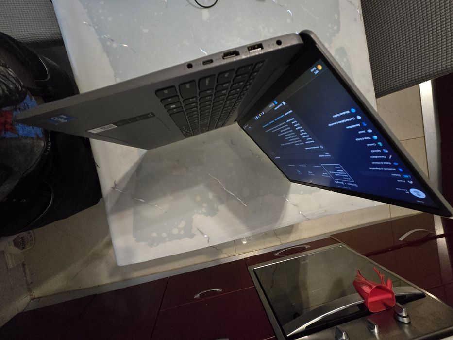 Laptop Lenovo, i3-1114G5, ram 12gb, ssd 256gb, bat 3h