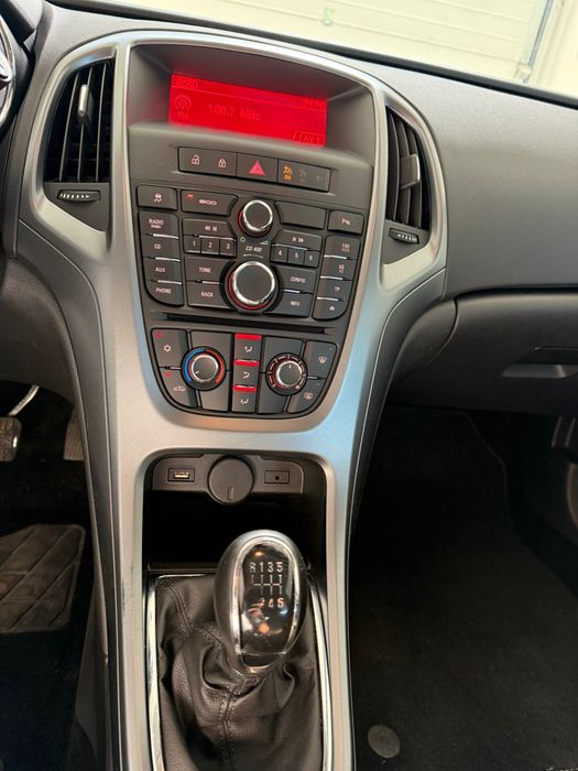 OPEL Astra 2013 — imagine 5