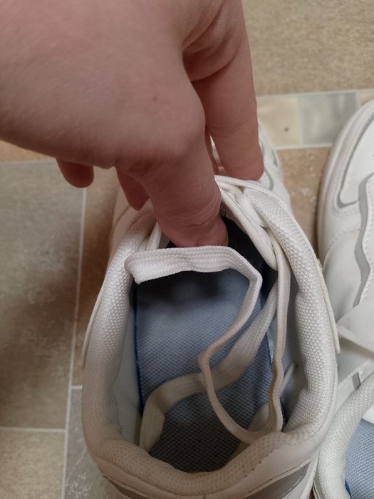 Продам крассовки новые