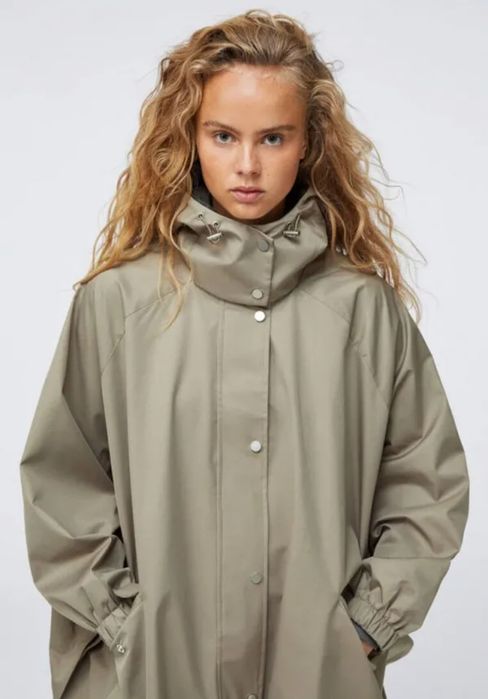 Женский плащ от фирмы Oysho оригинал на размер 48-50-52