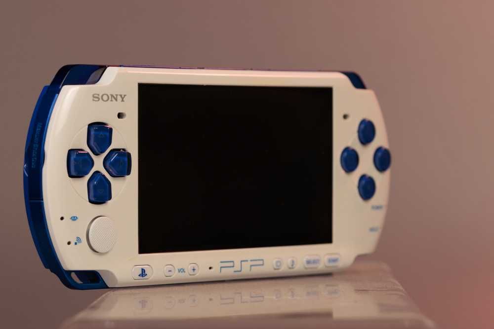 Sony PSP 3000 White Blue (+прошивка, игры)